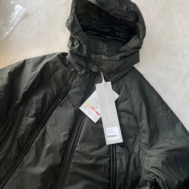 새상품)언어펙티드 패디드 오블리크 집 점퍼 크랙그린