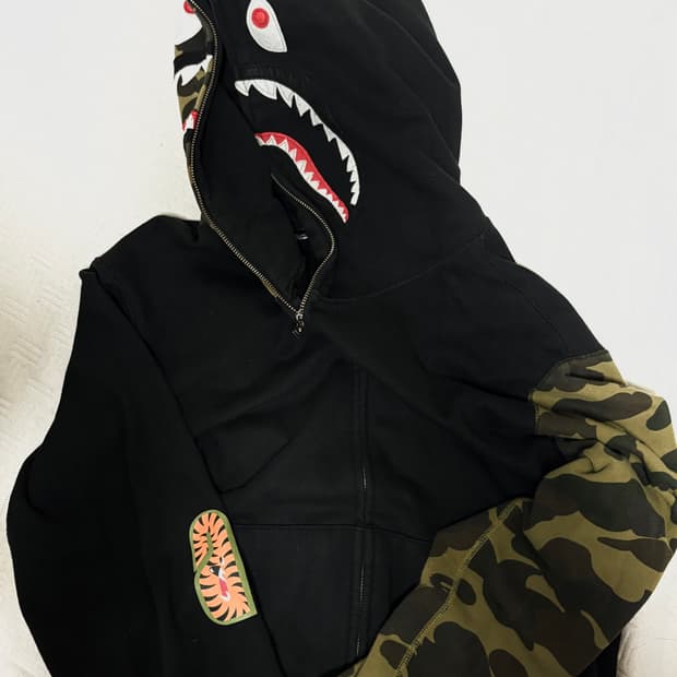 베이프 반카모 샤크 후드집업 