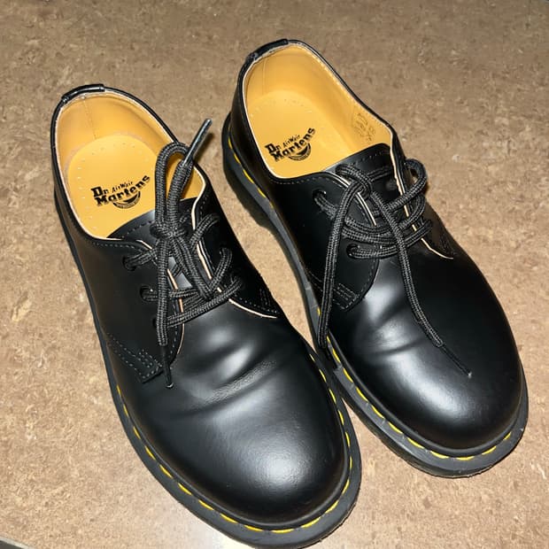 닥터마틴 1461 스무스 3홀 230