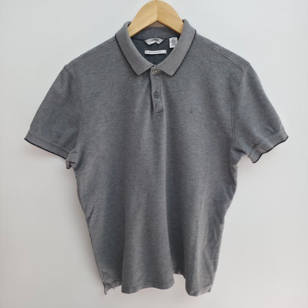 [M] 캘빈클라인 그레이 반팔 카라티