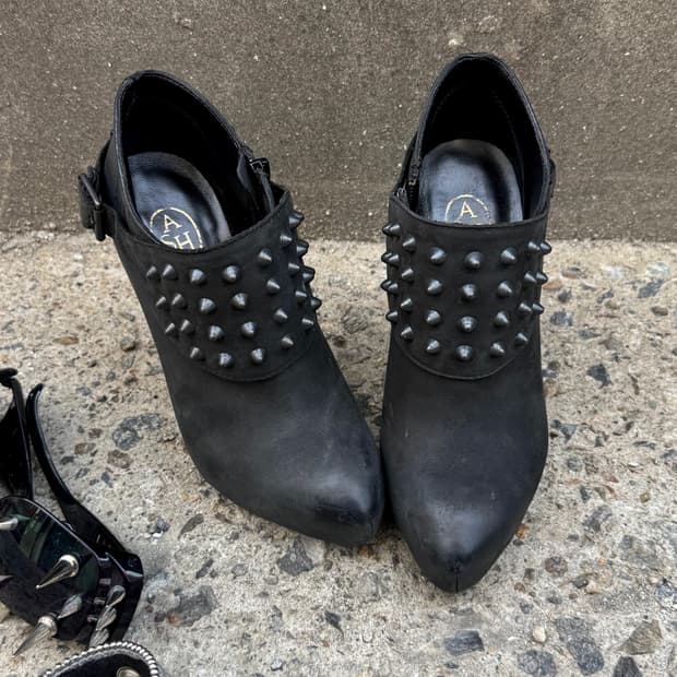 ASH skull Black stud Heel 