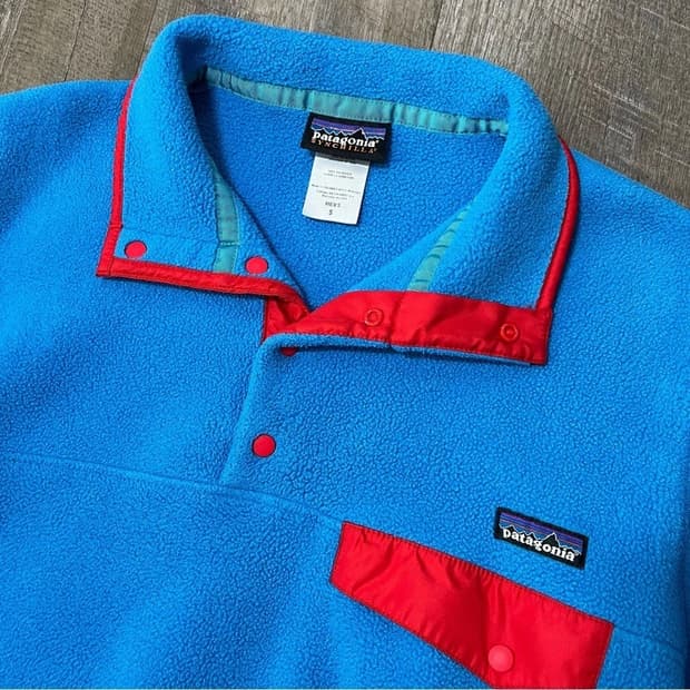 파타고니아 신칠라 스냅-T 블루/레드