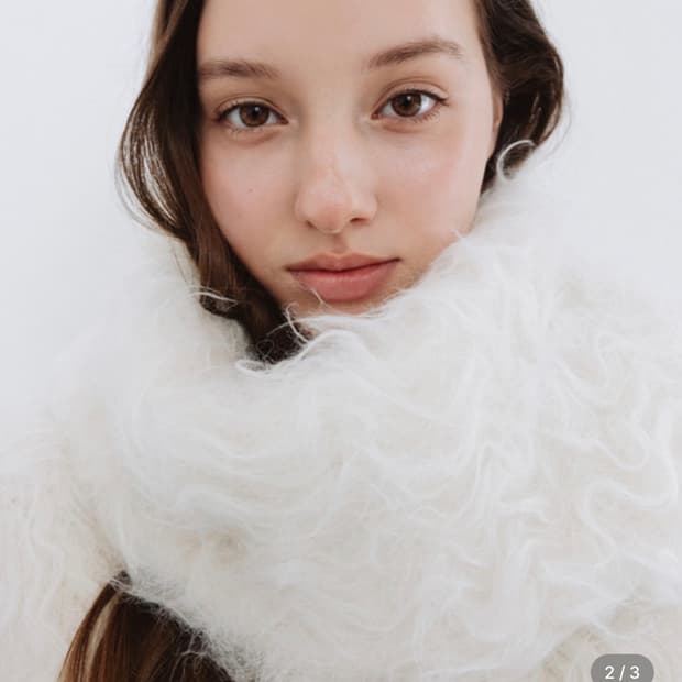 더티스 웨이비 플루퍼 롱 헤어 울 머플러 아이보리 새상품