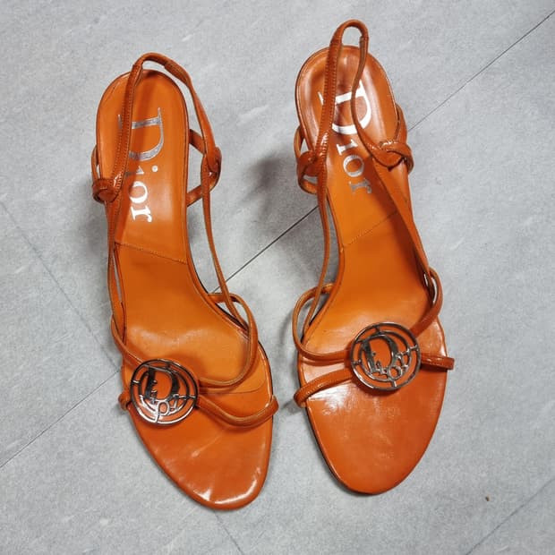 디올 Dior 슬링백 샌들 힐 슈즈 구두 (245/37.5) Italy