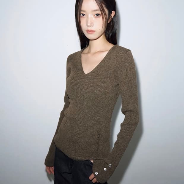 헬레네파리스 데미지드 브이넥 리브드 니트 [딥 브라운]