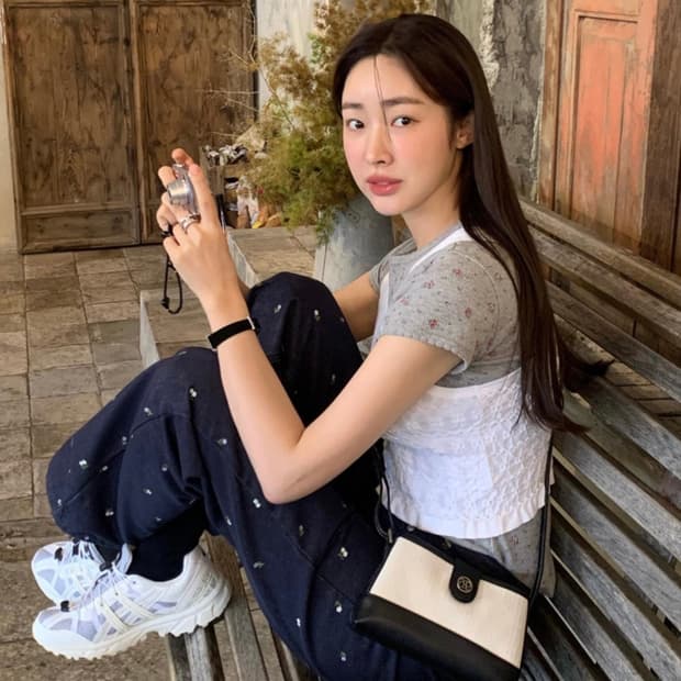 그로브 플라워 티셔츠 