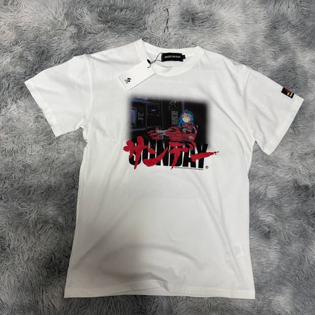 선데이오프클럽 애니메이션 반팔티 L사이즈