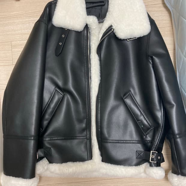 레프트서울 에비에이터 무스탕 자켓 (m사이즈)