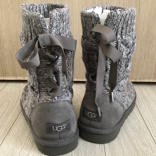 (220-235) Ugg knit boots
