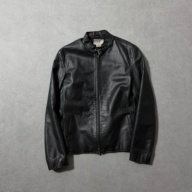 아르마니 익스체인지 미니멀 싱글 레더 자켓