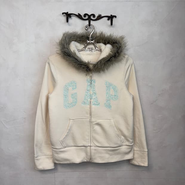 GAP white fur trimmed hood zipup 