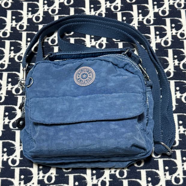 키플링 블루 크로스백