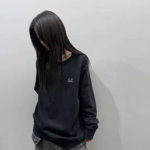 Cp컴퍼니 오버핏 로고 스웻셔츠