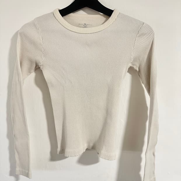 Brandy Melville Cream Long Sleeve
