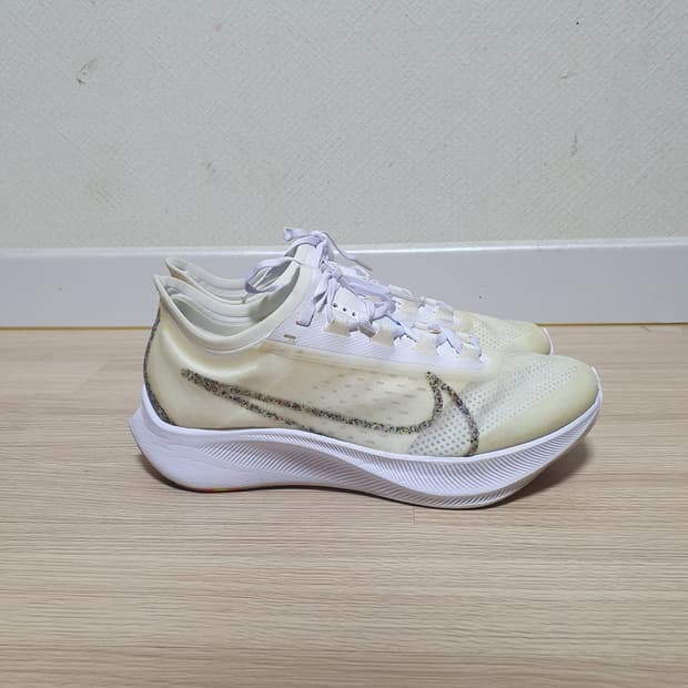 나이키 줌 플라이 3 러닝화 260