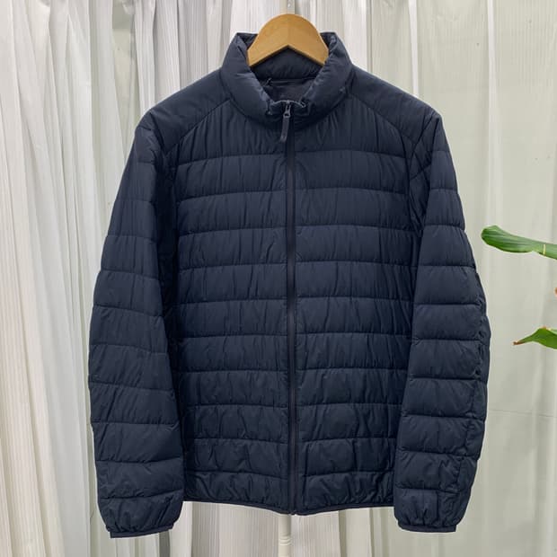 유니클로 남성 덕다운 경량 패딩 1832