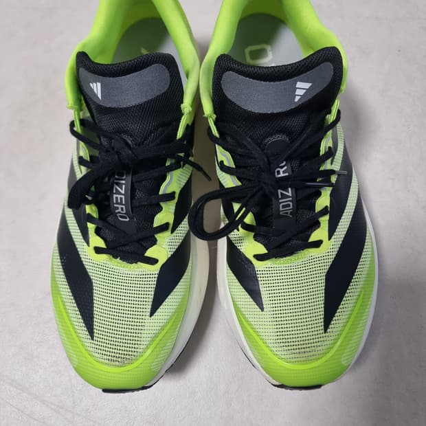 아디다스 보스턴 13 런닝화 네온