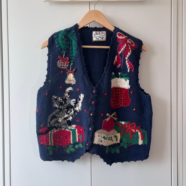 Heirloom collection 크리스마스 고양이 자수 니트 조끼