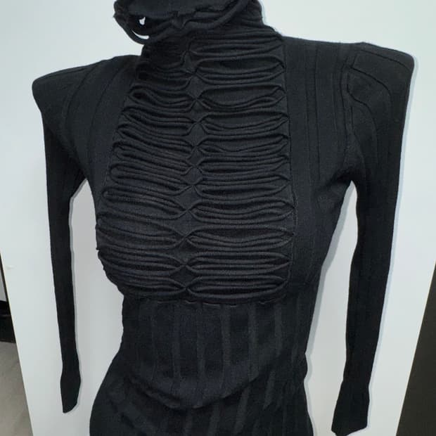 Vintage Rogue Ruffle Knit