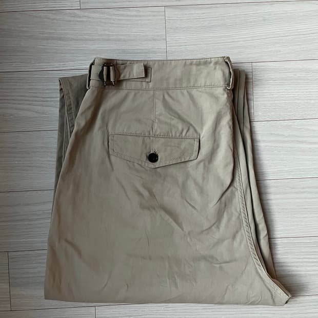 와이드 테이퍼드핏 치노팬츠 [베이지]