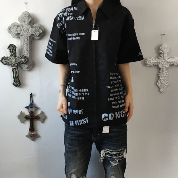 Lettering printing shirt