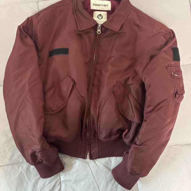 유먼트 MA-1 버건디 자켓