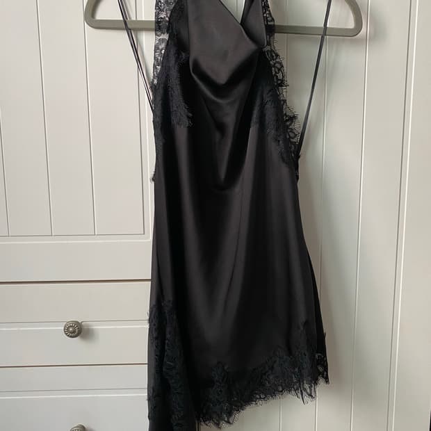 자라 레이스 홀터넥 탑 S