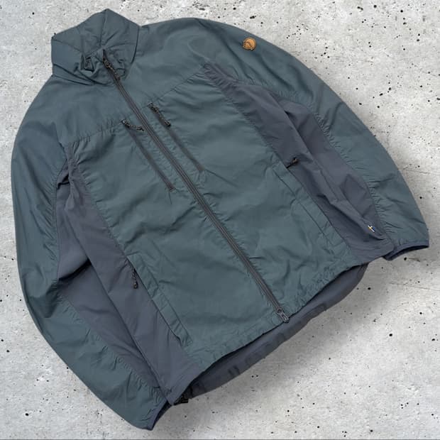 [S] 피엘라벤 하이브리드 바람막이 자켓 블루 B889