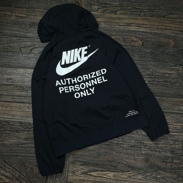 [NIKE] 나이키 프린팅 후드 바람막이 아노락 자켓 블랙 M16618