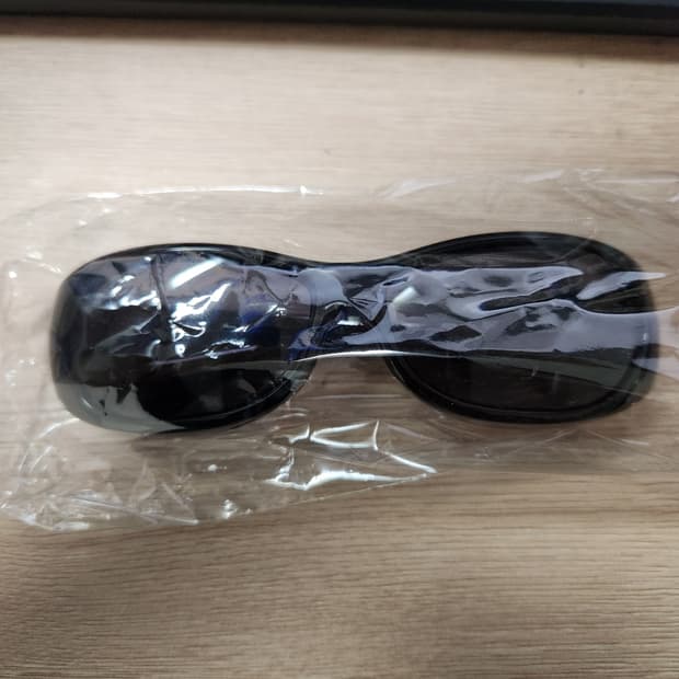 칸예 월마트 선글라스