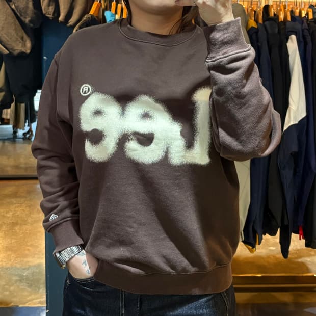 Lee 브라운 맨투맨