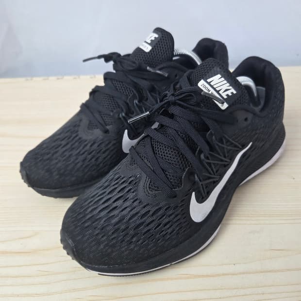 235 나이키 줌윈플로우 운동화 워킹화 러닝화