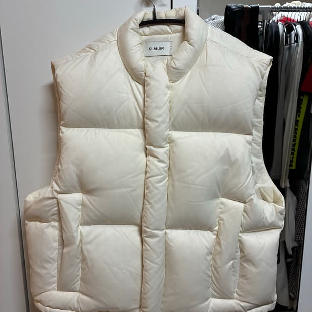 [새상품] 키뮤어 패딩 조끼 (L)