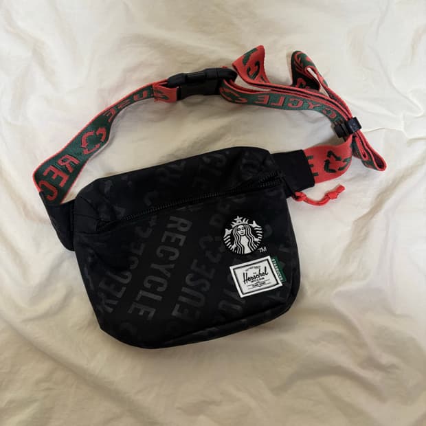 스타벅스 허쉘 콜라보 힙백 (미사용)