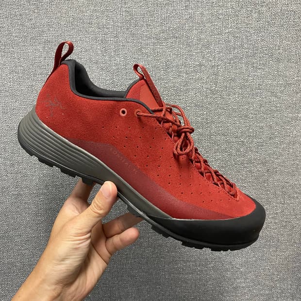 아크테릭스 컨실 fl2 레더 레드