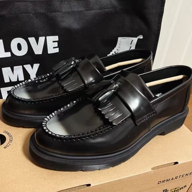 닥터마틴 아드리안 아카디아 레더 로퍼 체리 레드
