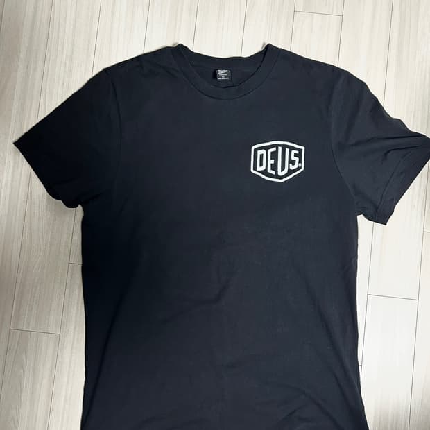 데우스 도쿄 반팔티