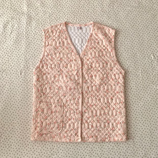 핑크 잔꽃 봄소녀 누빔조끼