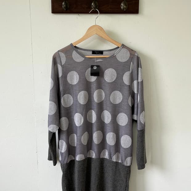 Silent Worth 도트 시스루 스웨터