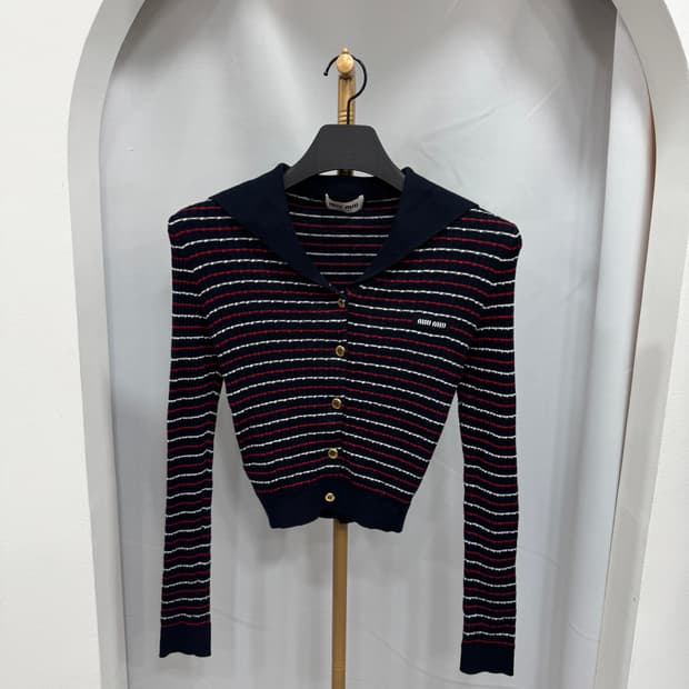 미우미우 스트라이프 가디건 40사이즈 