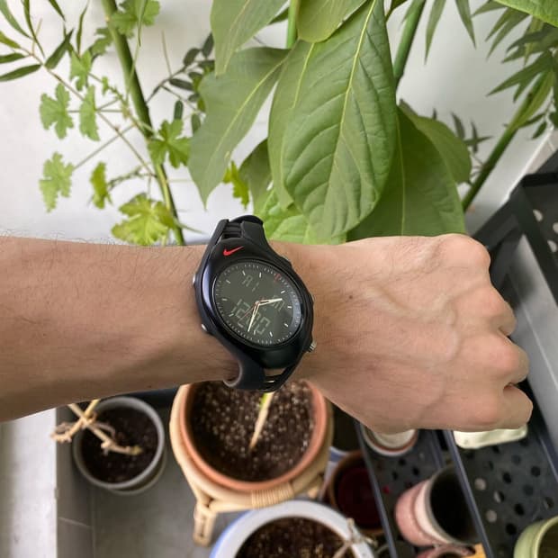 나이키 시계 트라이엑스 블랙&레드 (빈지노 착용모델)