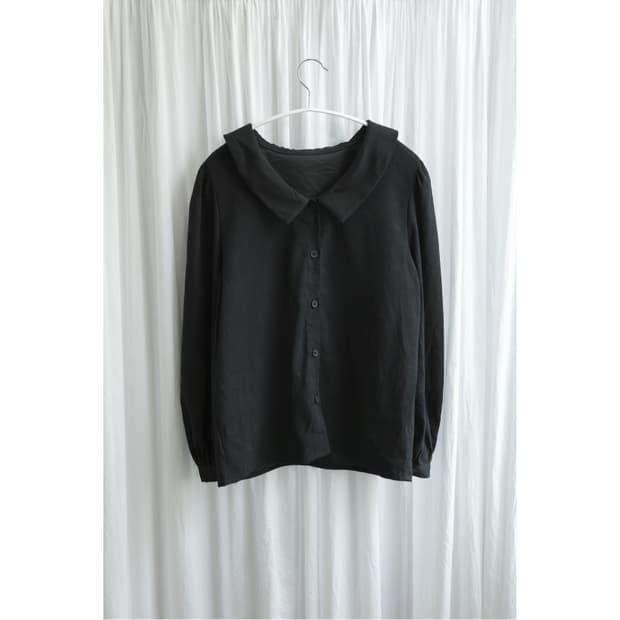 Black button outer blouse