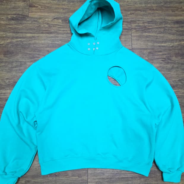 PYAR 써클홀 컷아웃 후드