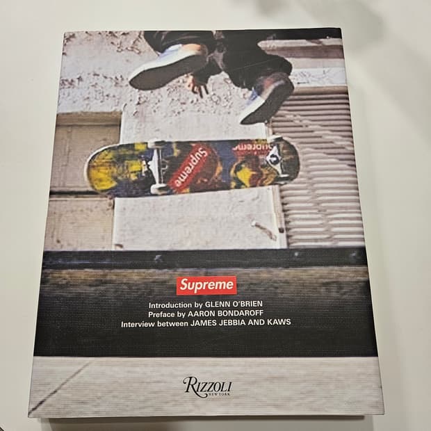 슈프림 리졸리 아트북