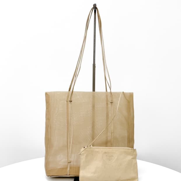 프라다 메쉬 쇼퍼백 베이지 + 레더 파우치