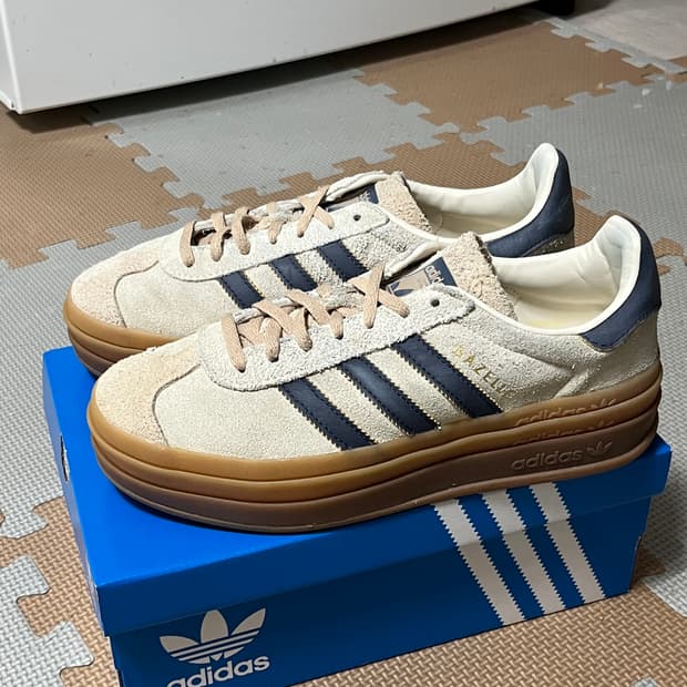 아디다스 가젤 볼드 신발 스니커즈 255