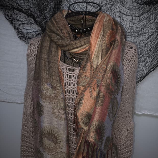 (1+1) indian hippie grunge detail scarf 