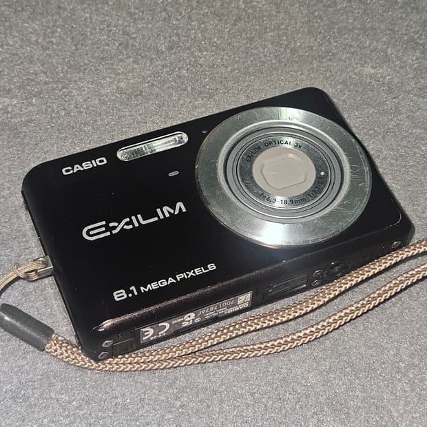 카시오 엑슬림 EX-Z8 빈티지 디카 판매합니다