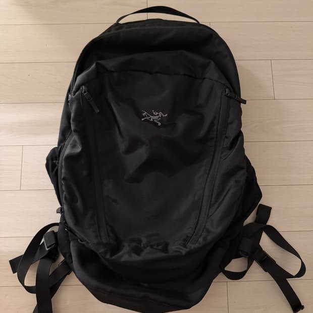 아크테릭스 맨티스 32 블랙