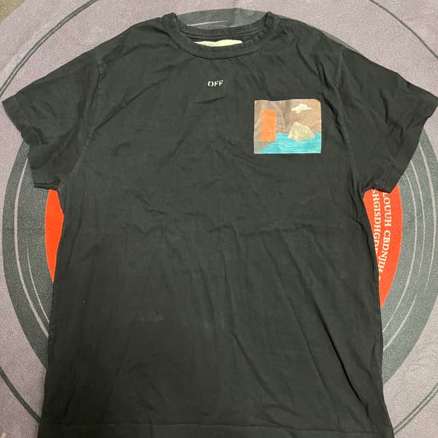 오프화이트 그래픽 반팔티 Size.L